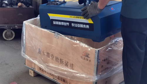 扒胎機